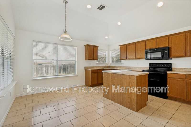900 San Felipe Trl - Photo 4 of 12