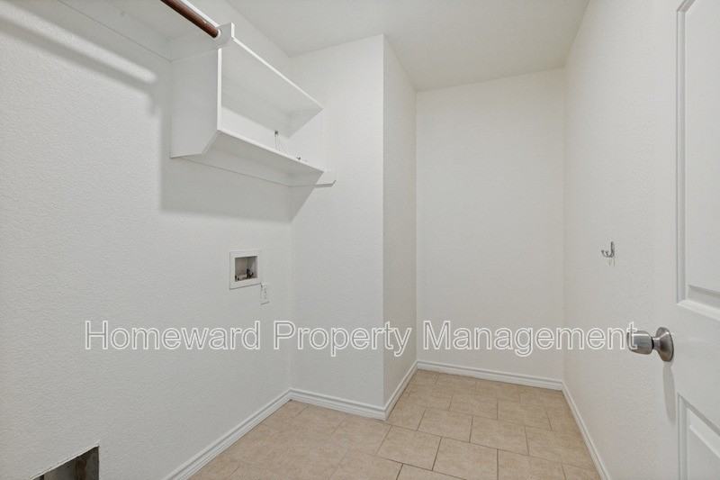 900 San Felipe Trl - Photo 6 of 12