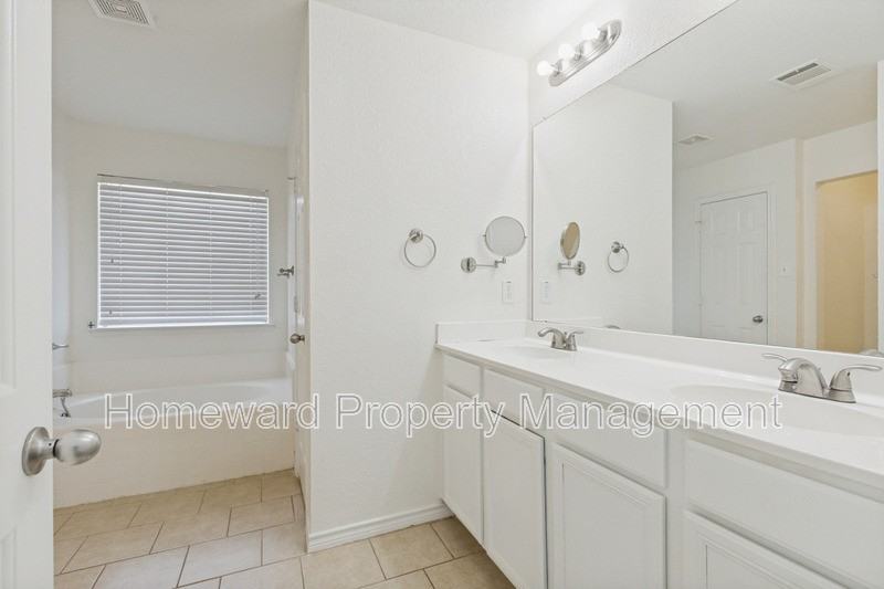 900 San Felipe Trl - Photo 7 of 12