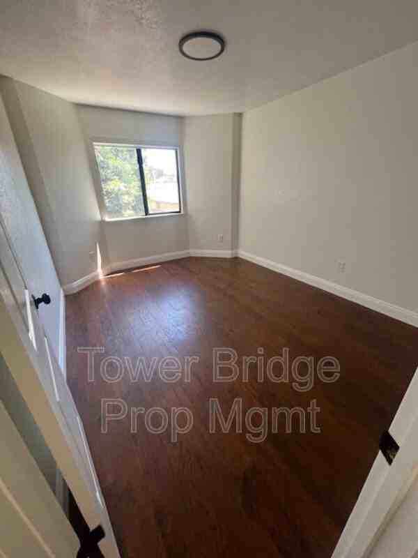 2247 Atrisco Cir - Photo 4 of 7