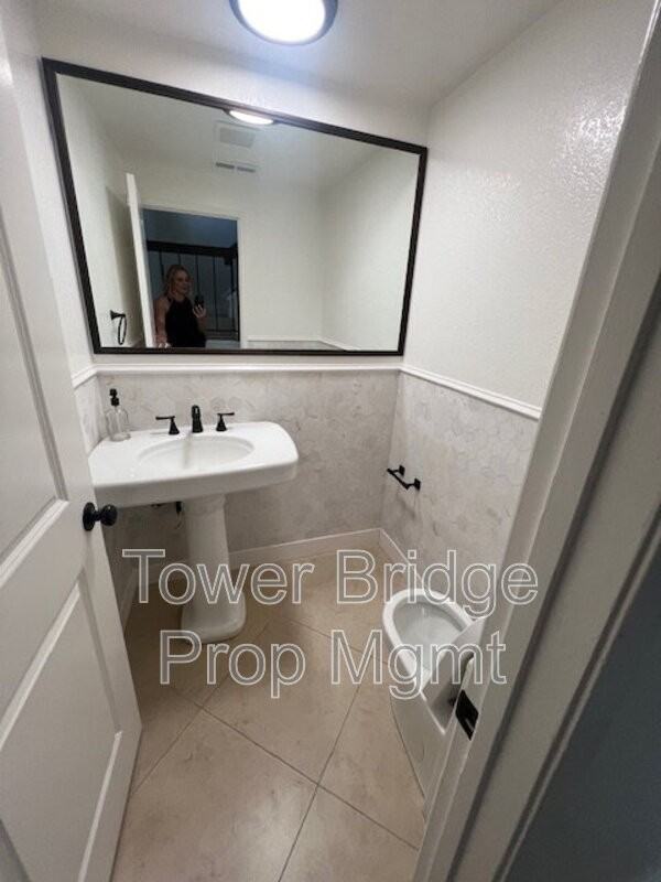 2247 Atrisco Cir - Photo 5 of 7