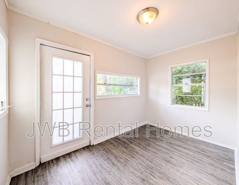 4623 Hercules Ave - Photo 5 of 14