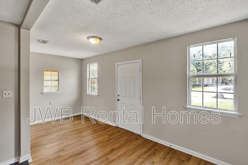 2069 Talladega Rd - Photo 6 of 19