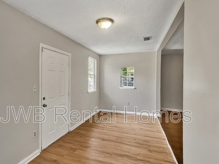 2069 Talladega Rd - Photo 7 of 19