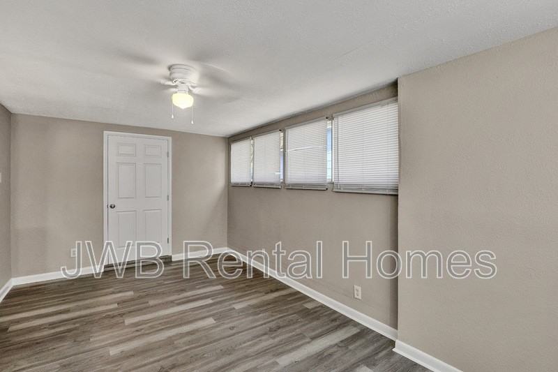 9148 13th Ave - Photo 5 of 21
