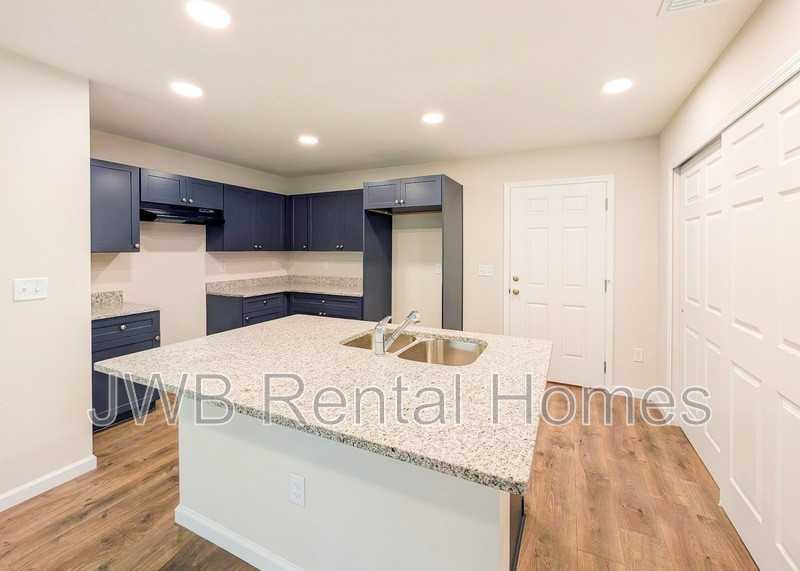 960 Palmetto St - Photo 2 of 15