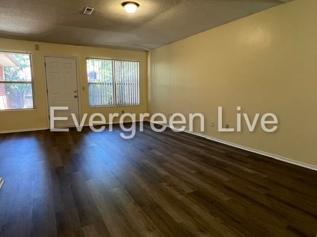 110 Barrow Ct - Photo 3 of 22