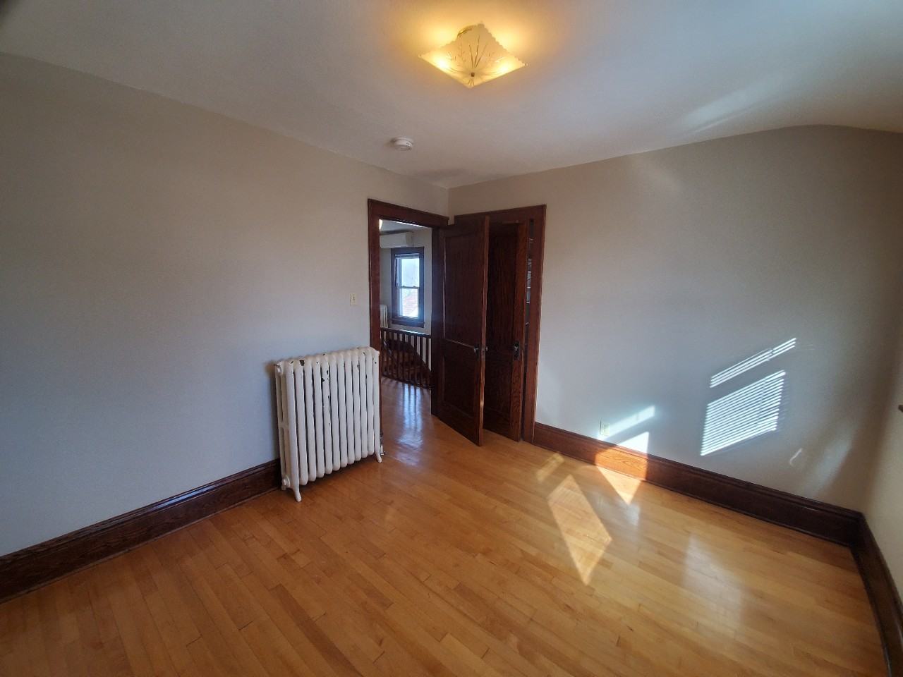 209 4th Ave Se - Photo 7 of 14