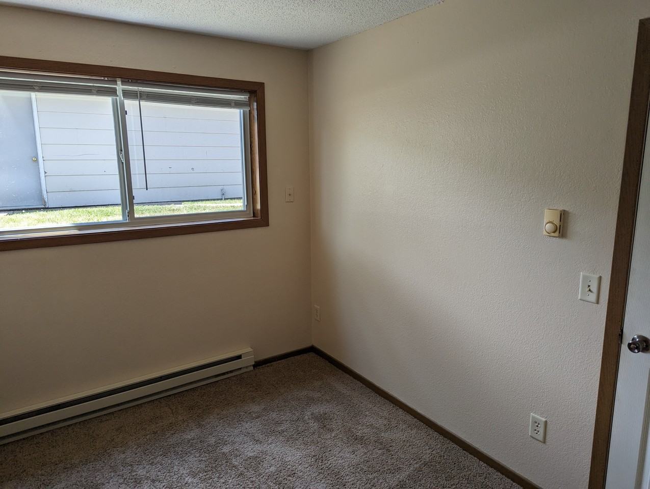 425 S Driftwood St #4 - Photo 4 of 7
