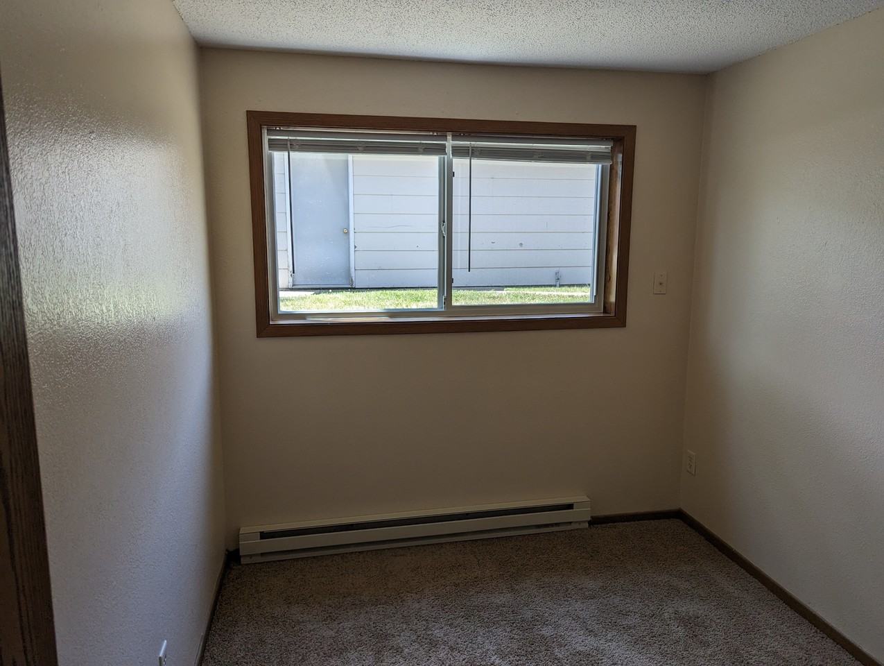 425 S Driftwood St #4 - Photo 5 of 7