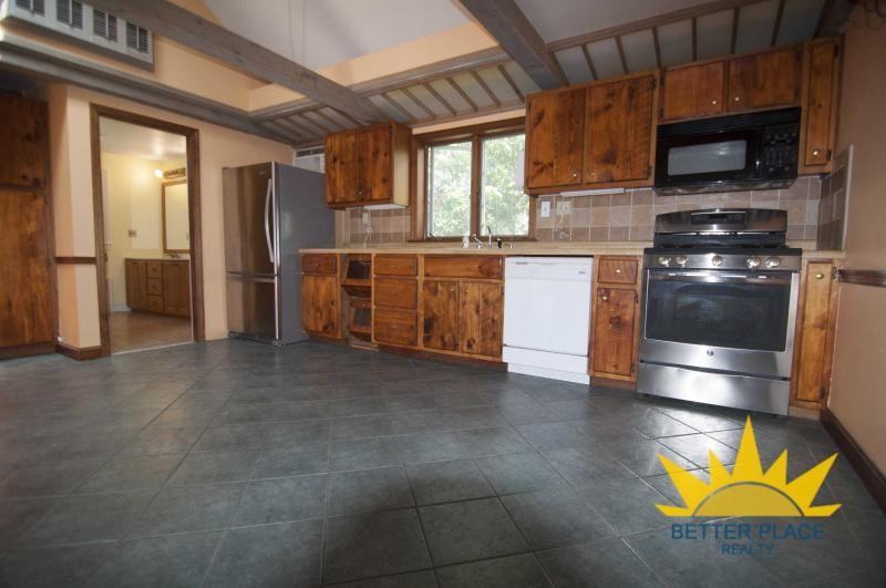 72 Cushing St #1 - Photo 4 of 16