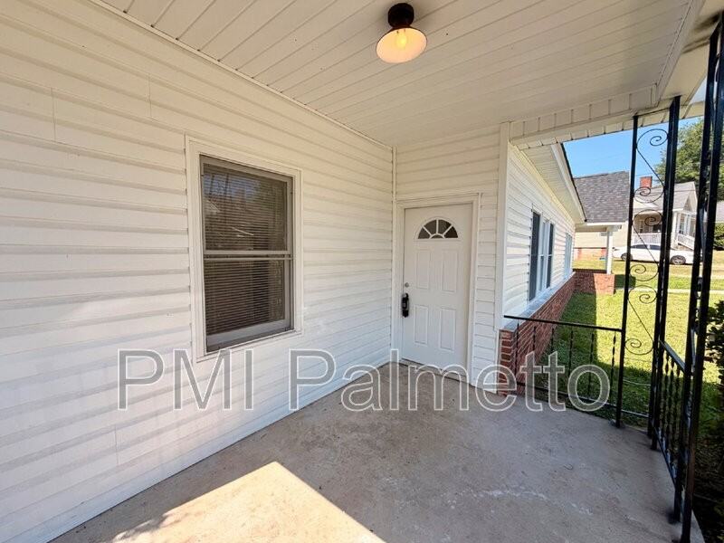 260 Eighth St #B - Photo 4 of 15