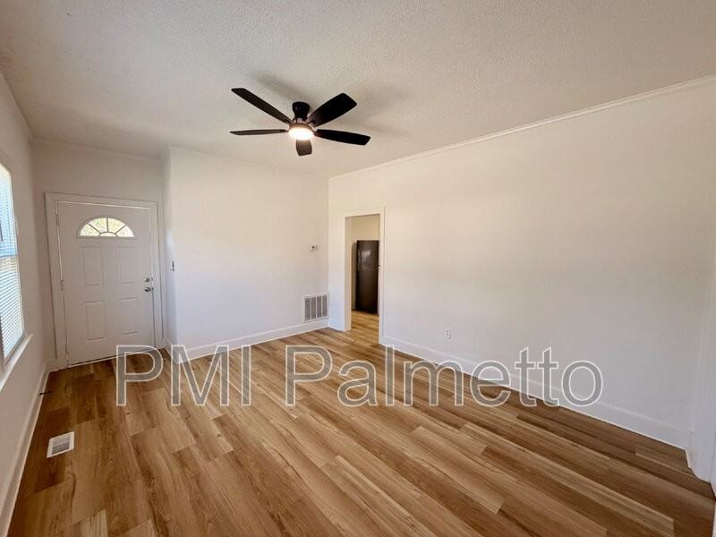 260 Eighth St #B - Photo 6 of 15