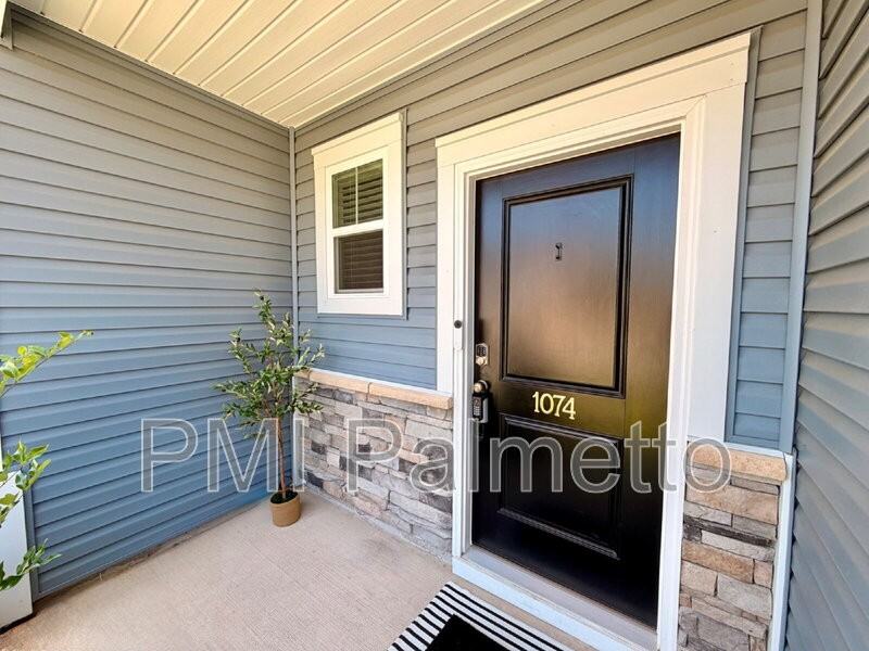 1074 Cornelia St - Photo 3 of 29