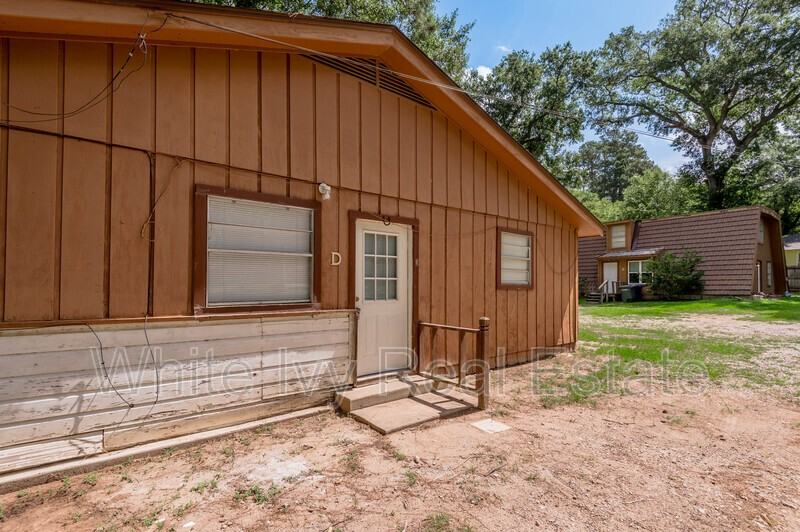 712 Cline St #D - Photo 3 of 21