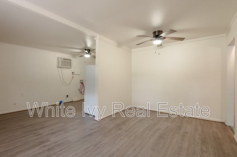 712 Cline St #D - Photo 4 of 21