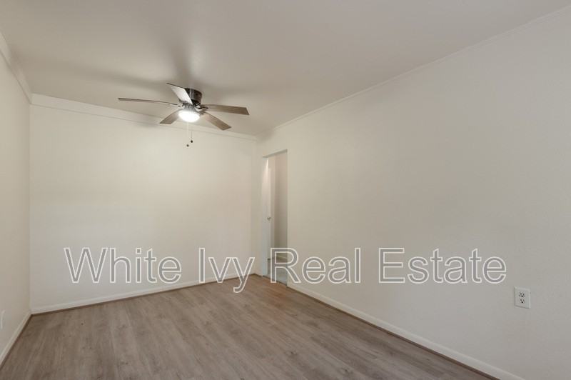 712 Cline St #D - Photo 6 of 21