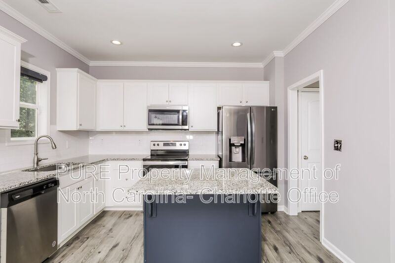 327 Silverleaf Dr - Photo 6 of 17