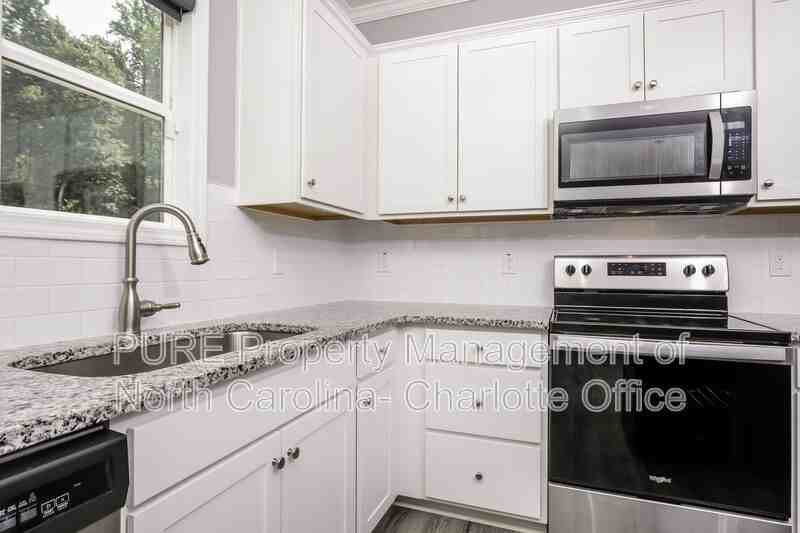 327 Silverleaf Dr - Photo 7 of 17