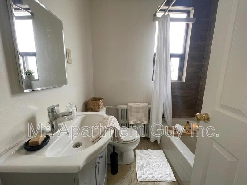 44 Victoria Ave S #201 - Photo 5 of 5