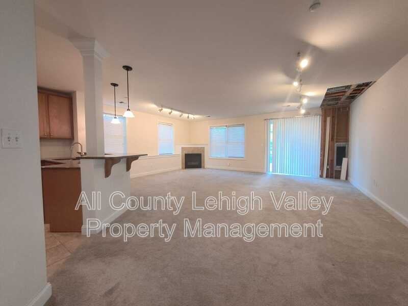 1157 Meadow Lark Way - Photo 4 of 13