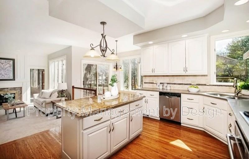 921 Vineland Ct - Photo 3 of 32