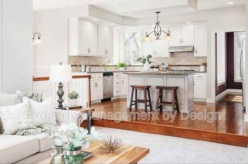 921 Vineland Ct - Photo 4 of 32