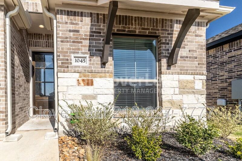 1045 Blue Oak Blvd - Photo 4 of 41