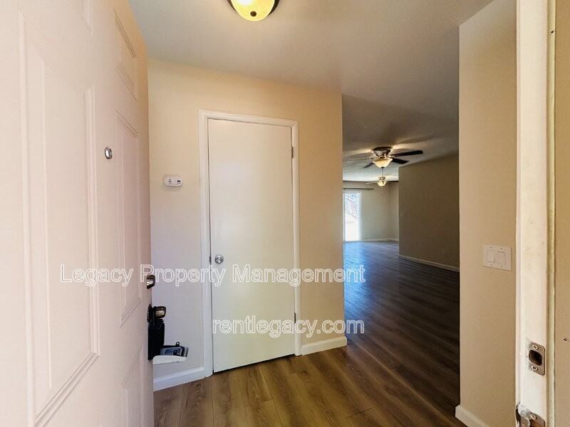 6841 Castleberry Cir - Photo 2 of 21