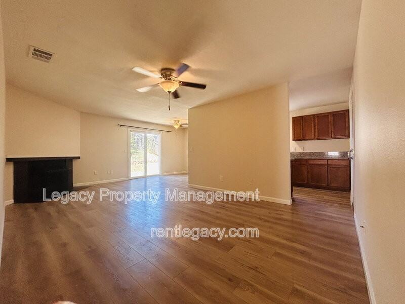 6841 Castleberry Cir - Photo 3 of 21