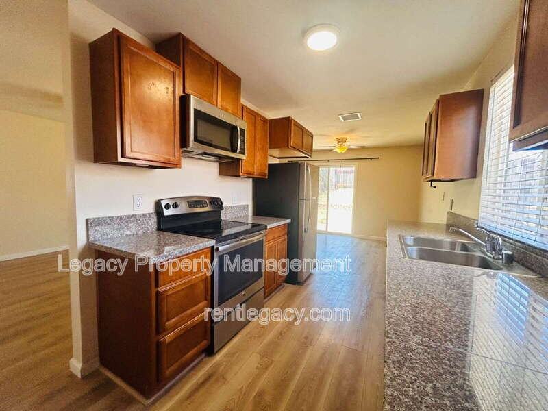 6841 Castleberry Cir - Photo 4 of 21