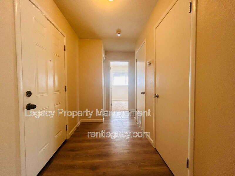 6841 Castleberry Cir - Photo 7 of 21