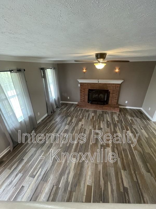 7728 Chapel Bend Dr - Photo 3 of 31