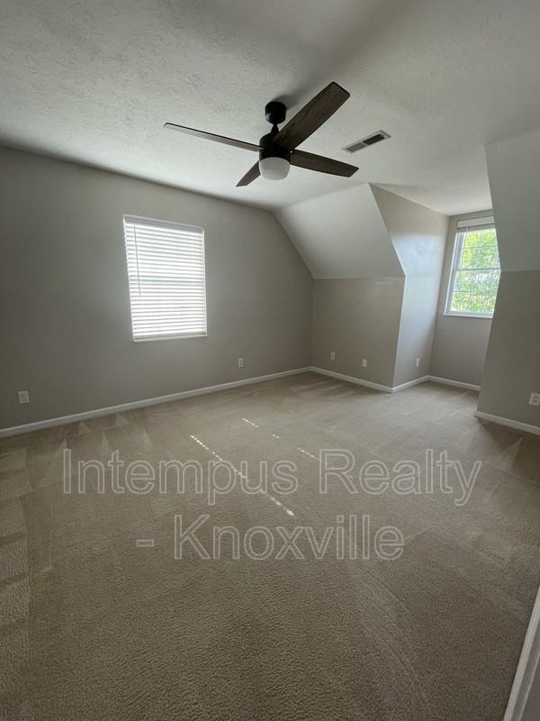 7728 Chapel Bend Dr - Photo 6 of 31