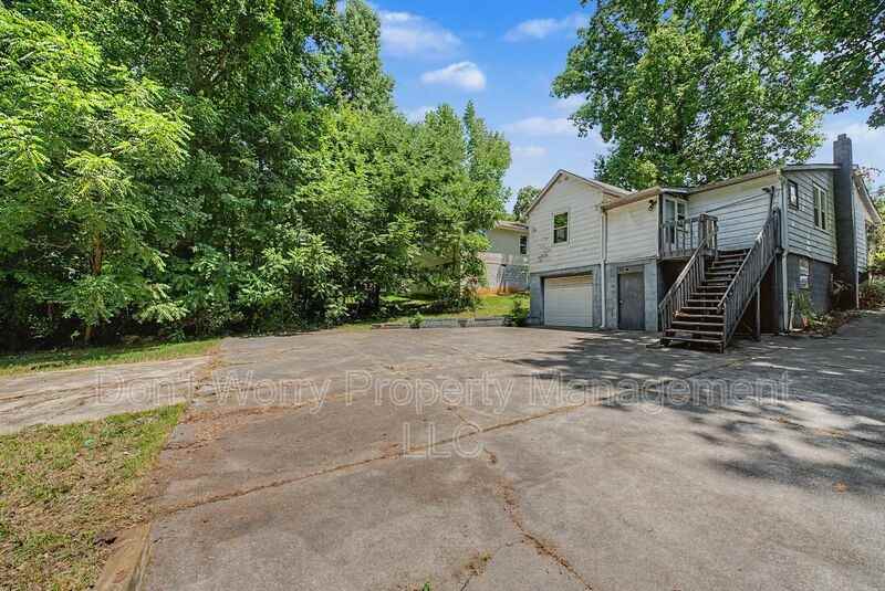 4106 Lexwin Ave - Photo 3 of 10