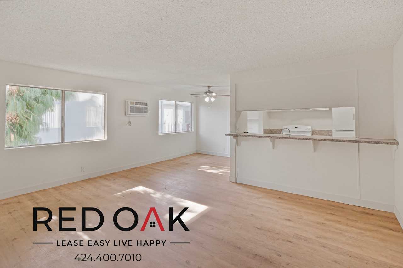 10535 Lindley Ave, - Photo 7 of 19