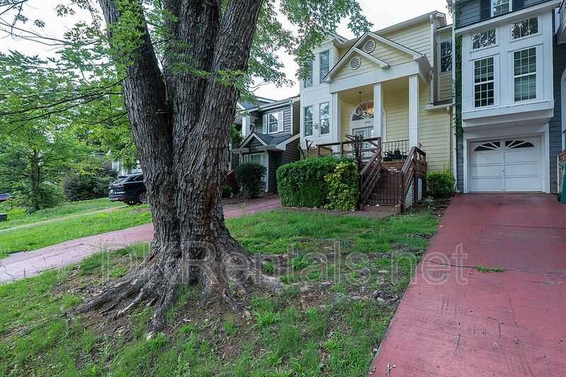 2200 Goodwood Blvd Se - Photo 3 of 25