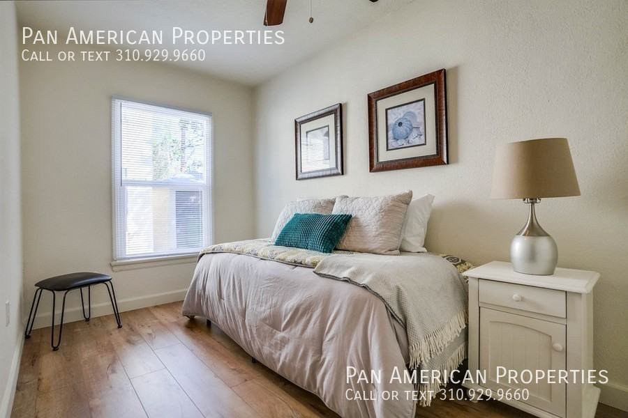 2466 Cedar Ave - Photo 4 of 12