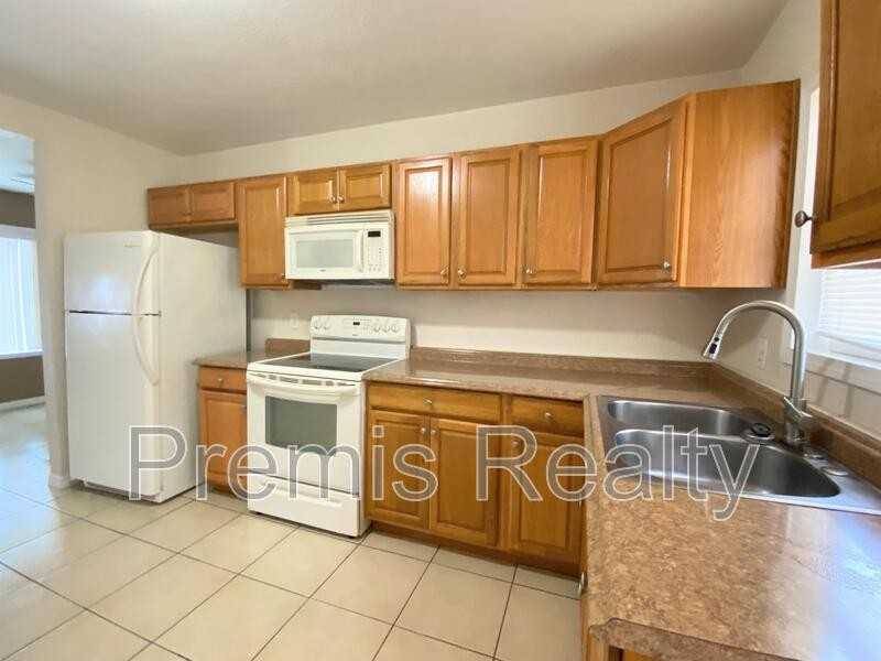 1416 Druid Rd E - Photo 6 of 24