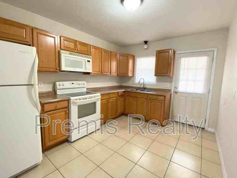 1416 Druid Rd E - Photo 7 of 24