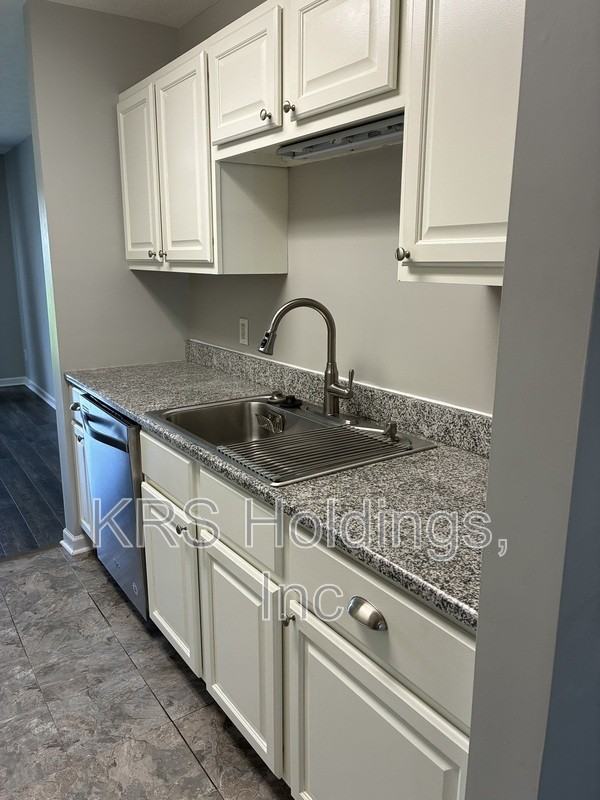 303 Joyce Dr - Photo 4 of 25
