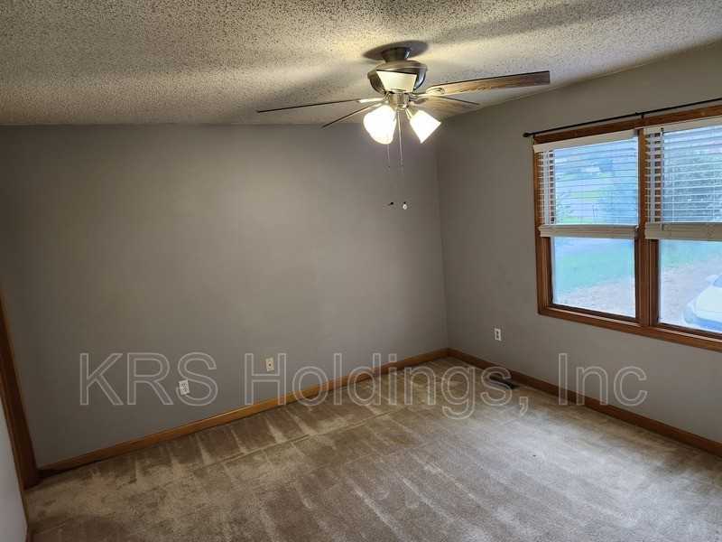 82 Summerfield Dr - Photo 4 of 18