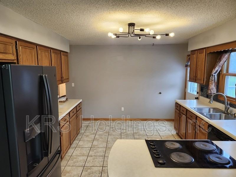82 Summerfield Dr - Photo 6 of 18