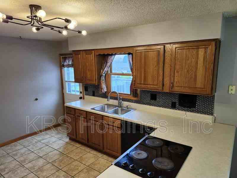 82 Summerfield Dr - Photo 7 of 18