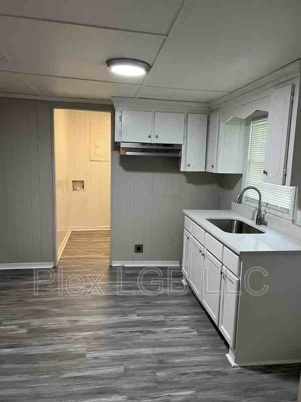 206 1/2 E Crovat St - Photo 3 of 7