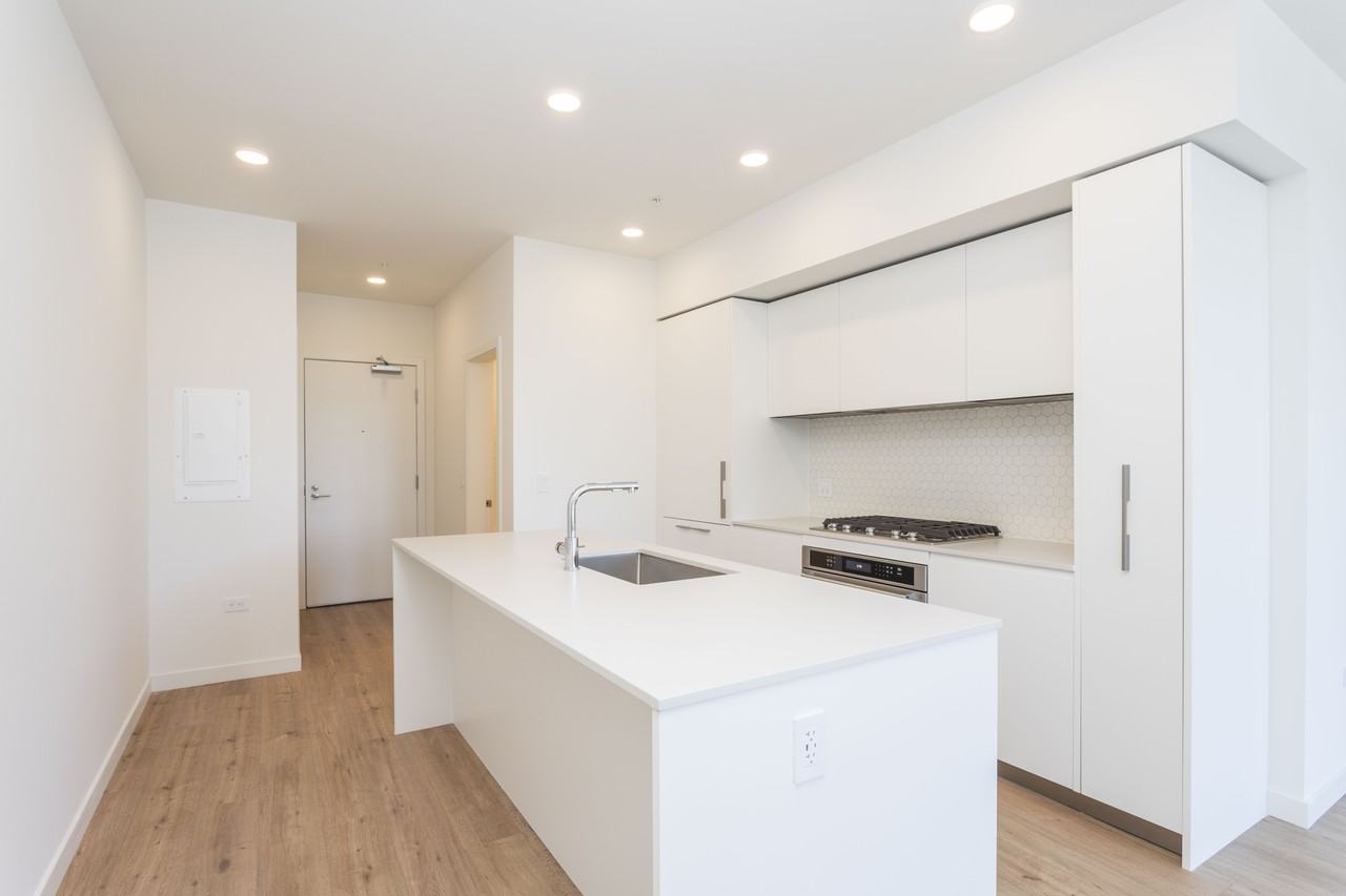 1500 Scott Cres #303 - Photo 4 of 48