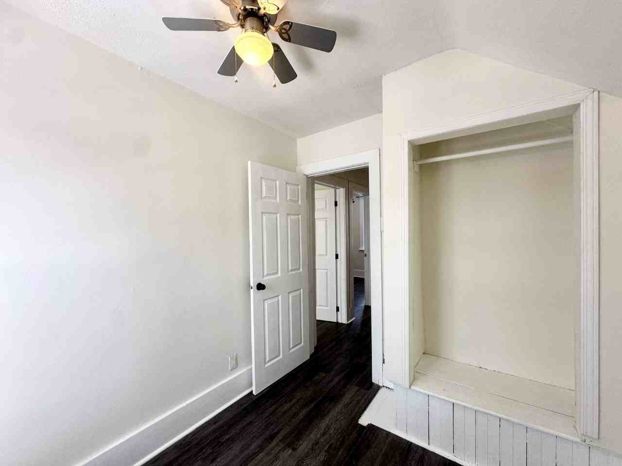 74 Adelaide St S - Photo 3 of 20