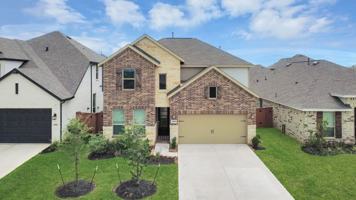 featured image of 4946 Skybluff Dr
