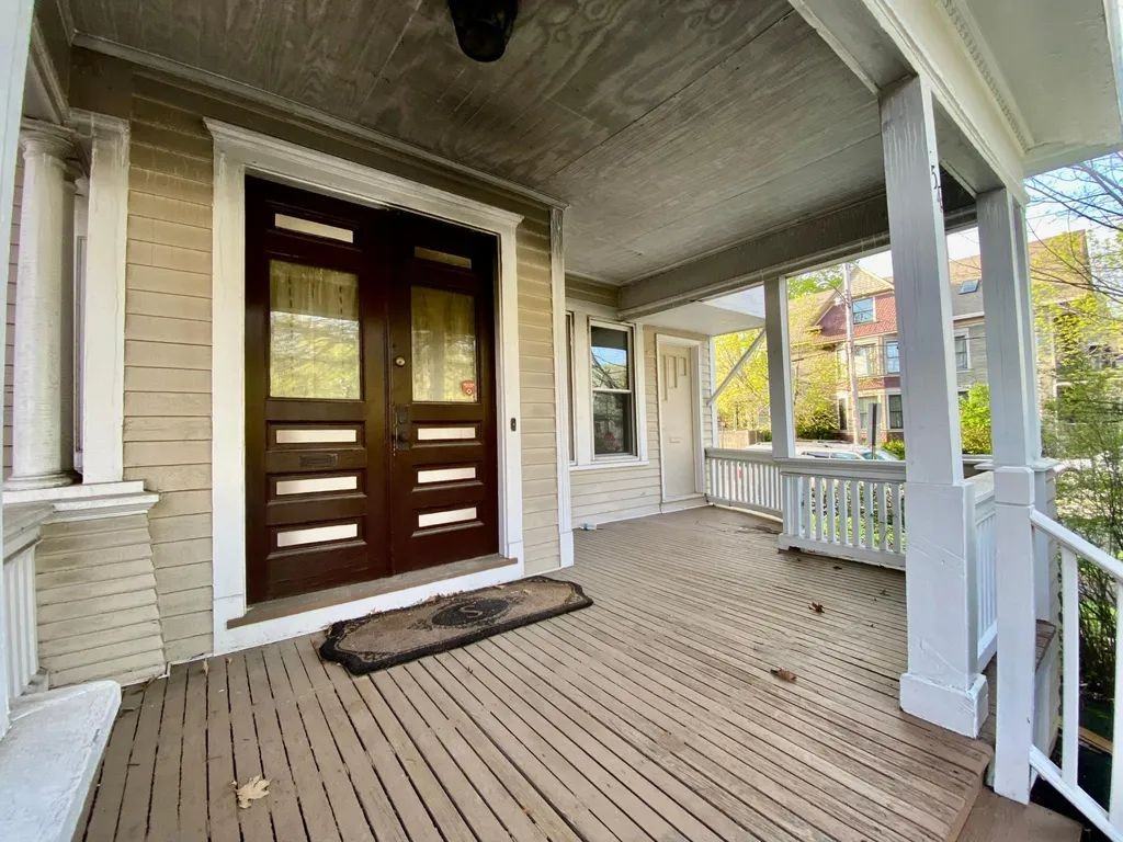 154 Norton St - Photo 3 of 4