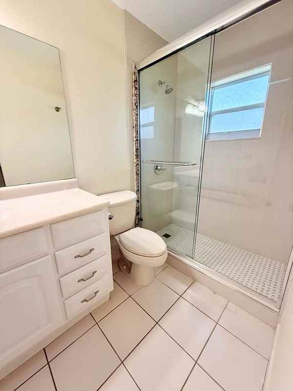 1918 Palmland Dr ##2b - Photo 3 of 3